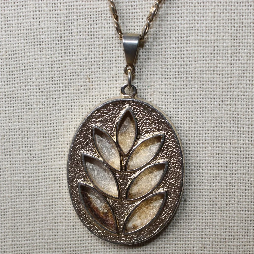 Sarah Coventry Necklace Reversible Floral Leaf Pendant 24in Gold Tone Vintage